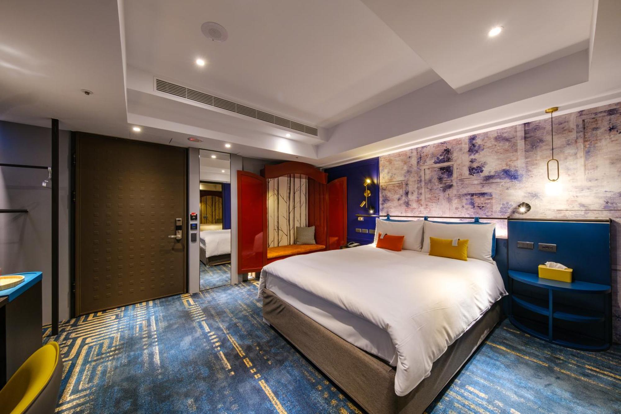 Olah Poshtel Taichung Wenxin Hotel Exterior photo